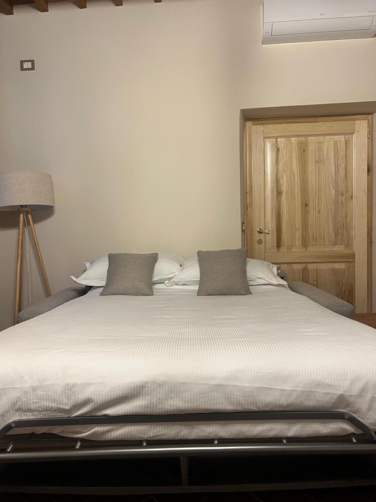 Lastamperia19 Camere-Rooms Montepulciano Luaran gambar