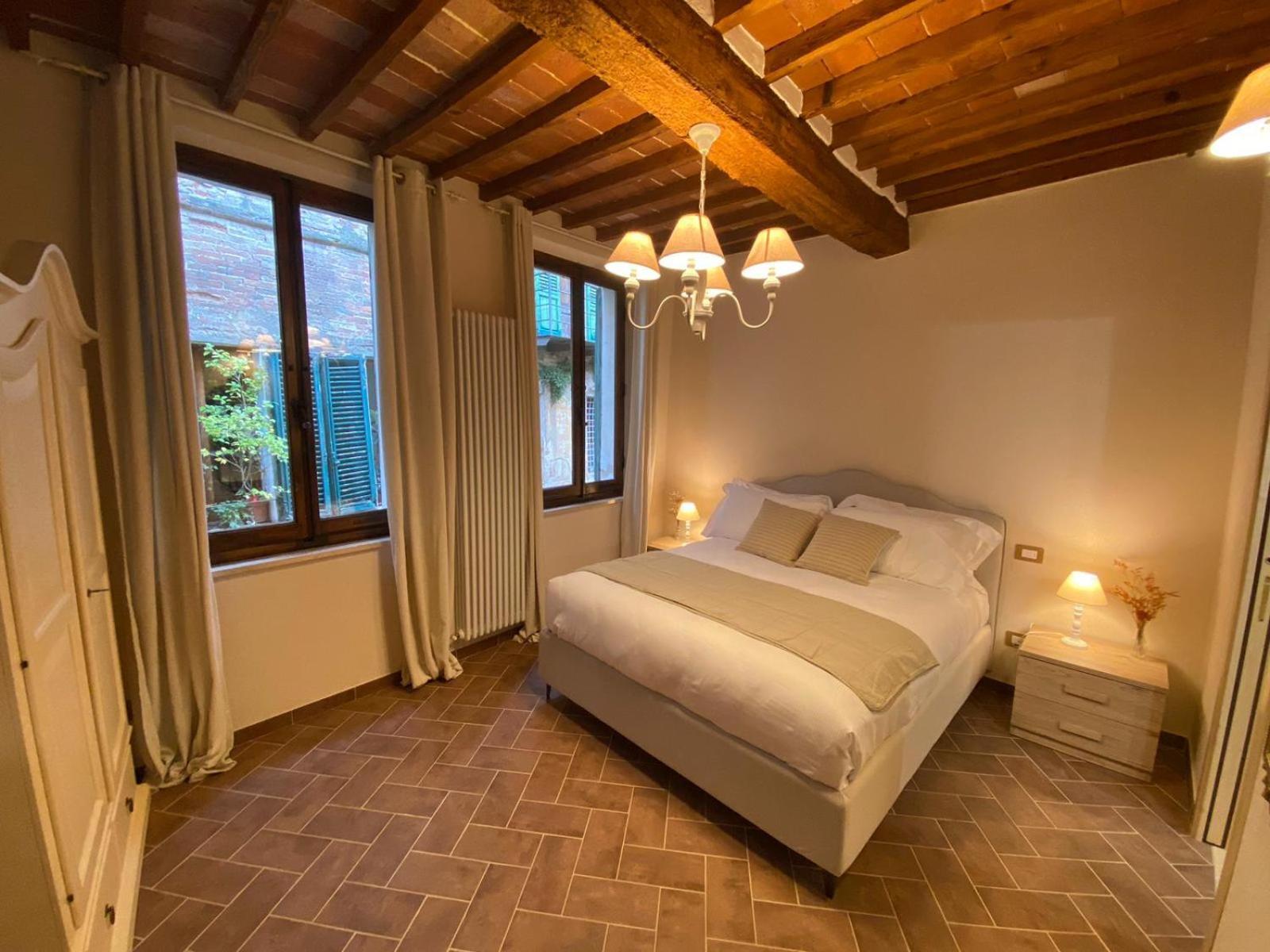 Lastamperia19 Camere-Rooms Montepulciano Luaran gambar